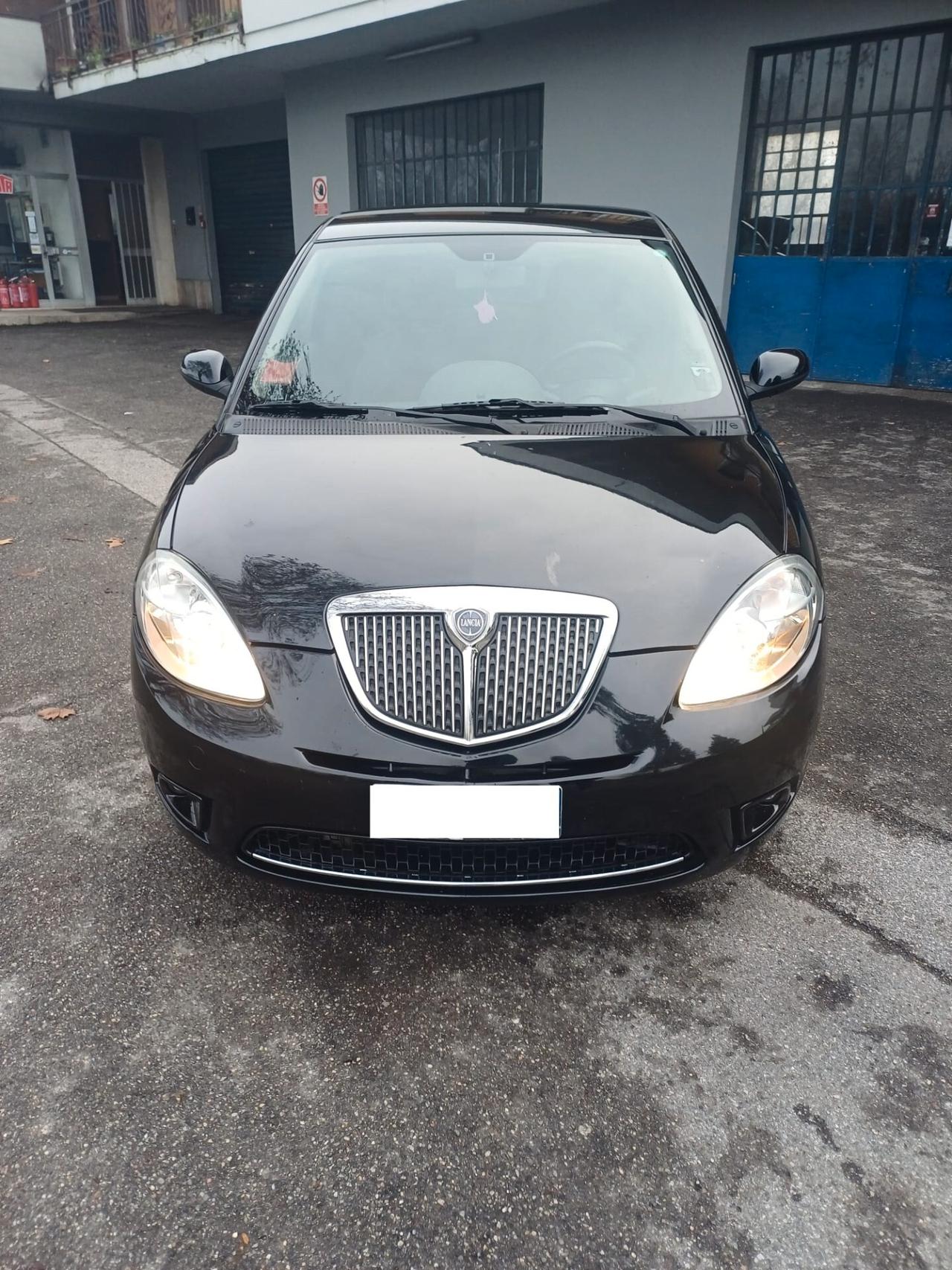 Lancia Ypsilon 1.2 Platino MODA MILANO