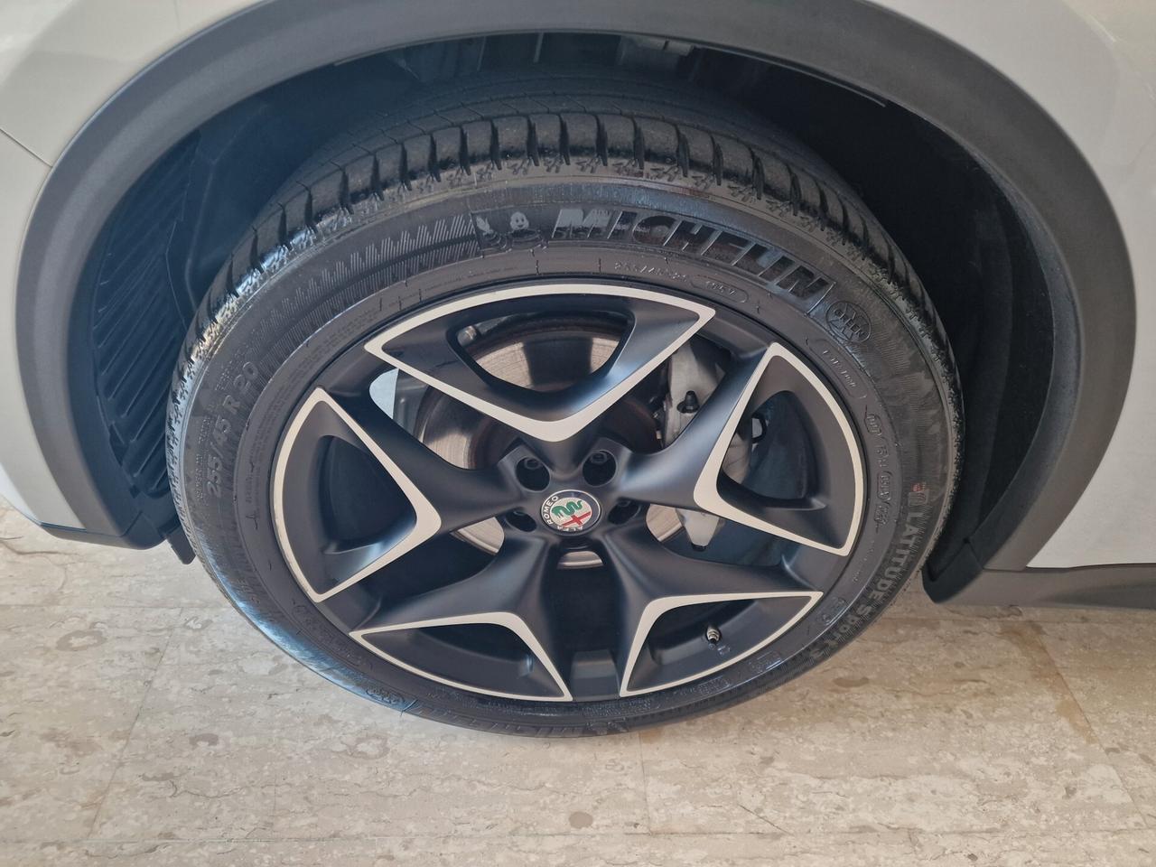 Alfa Stelvio 190 CV Q4 TETTO