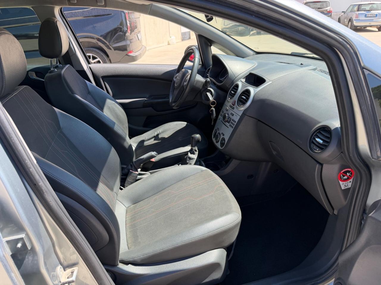 Opel Corsa 1.2 5 porte Sport 2012