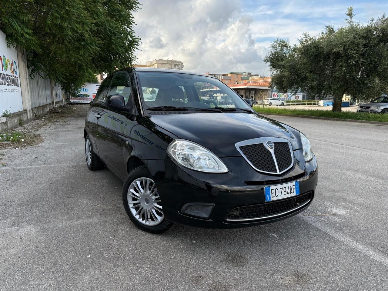 Lancia Ypsilon 1.4 Argento Ecochic GPL