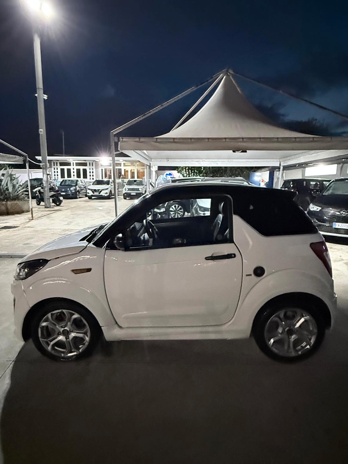 Ligier JS JS50 Progress Young B&W