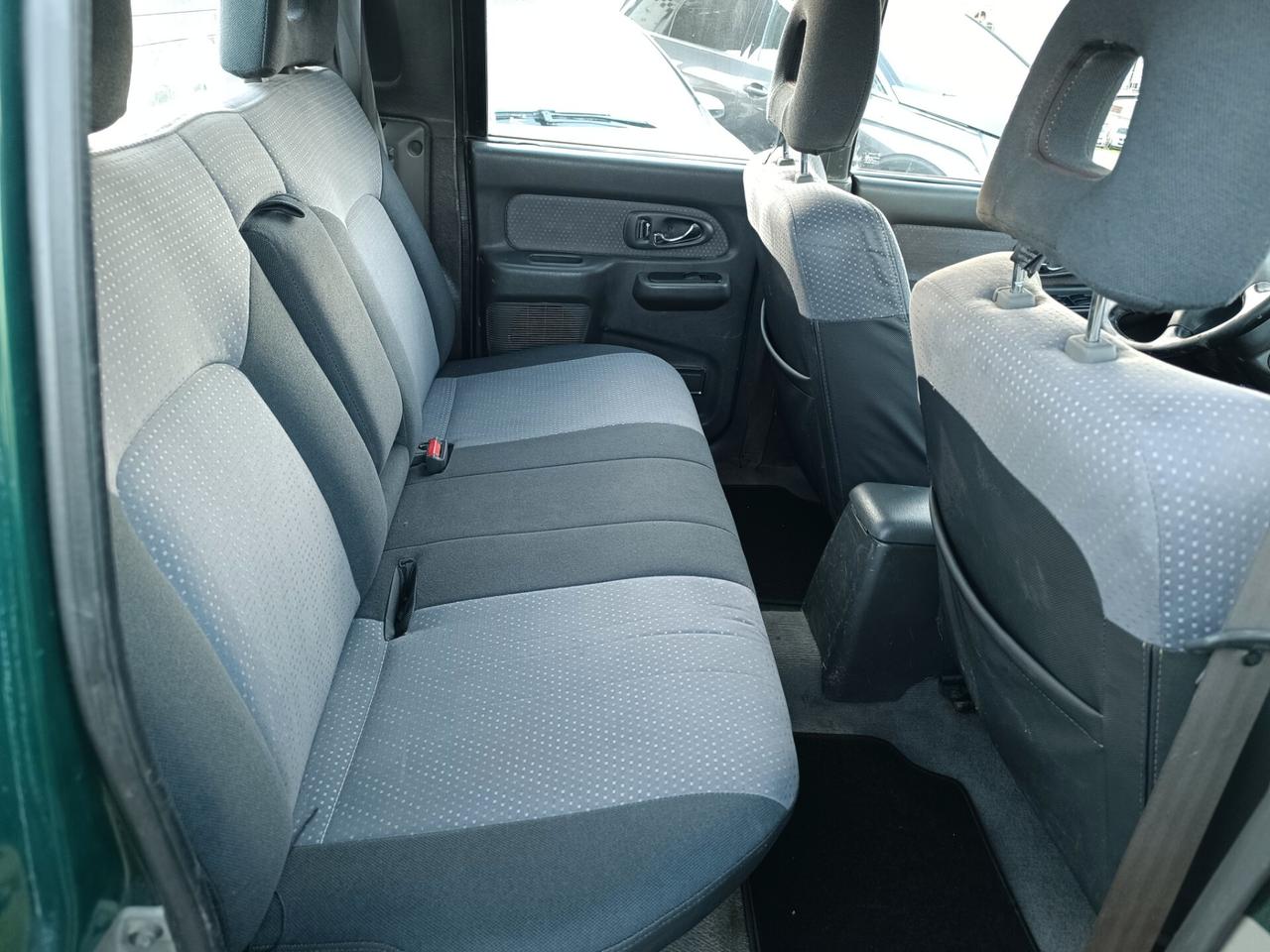 Mitsubishi L200 2.5 TDI 4WD Double Cab Pick-up GLS