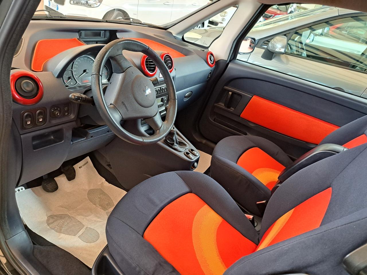 Peugeot 1007 1.4 BENZ.