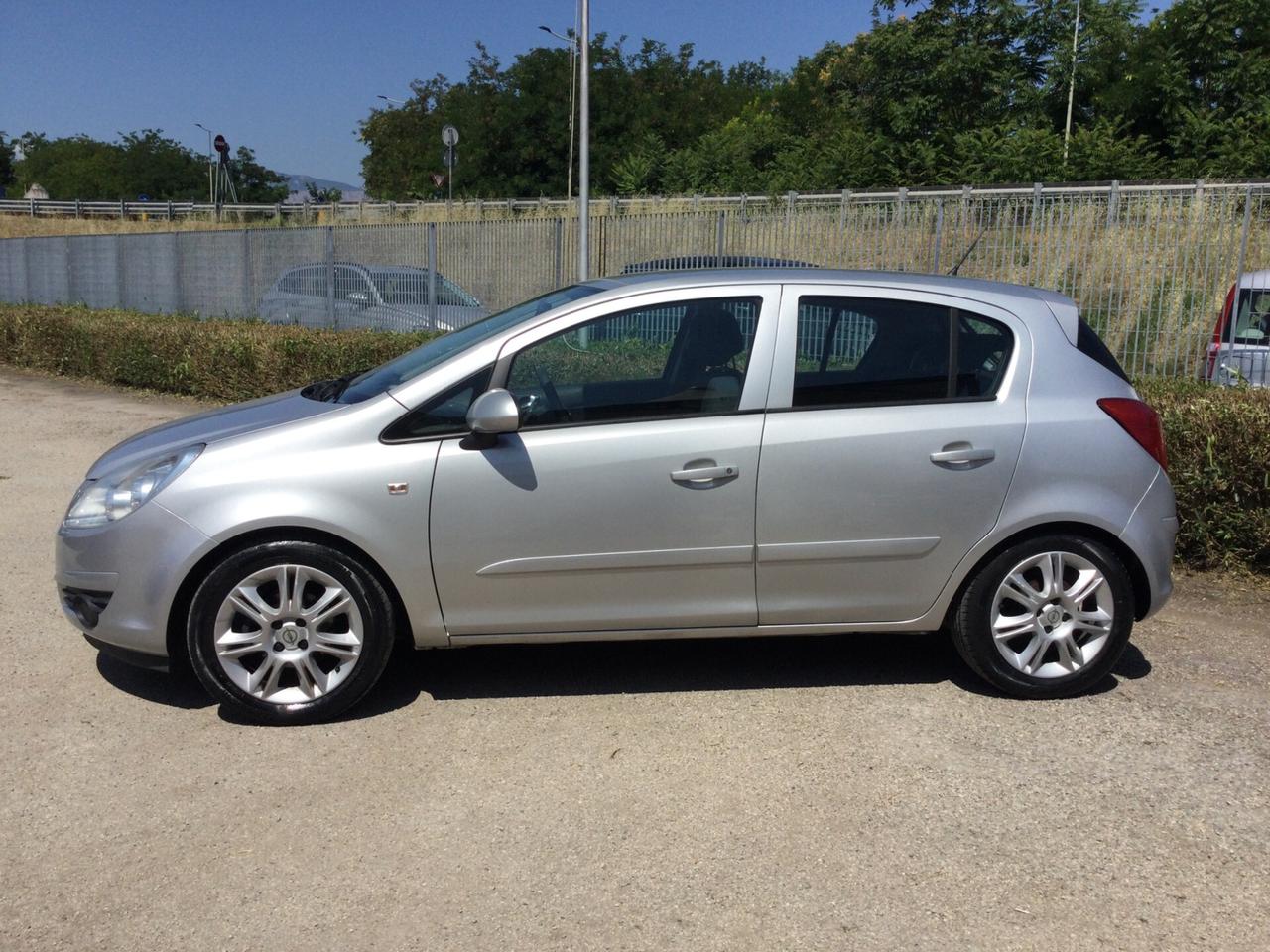 Opel Corsa 1.0 12V 5 porte Enjoy