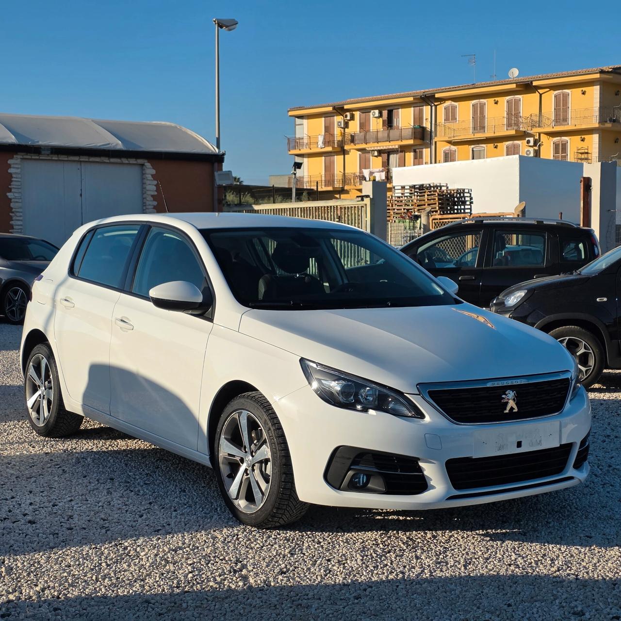 Peugeot 308 BlueHDi 130 S&S EAT8 Allure