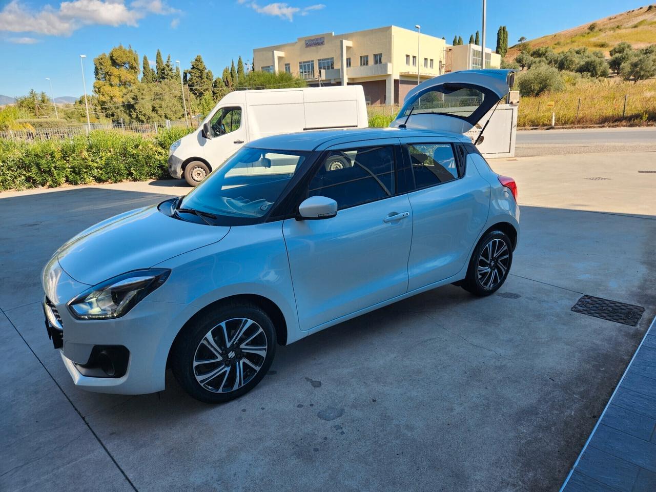 Suzuki Swift 1.2 Hybrid Top