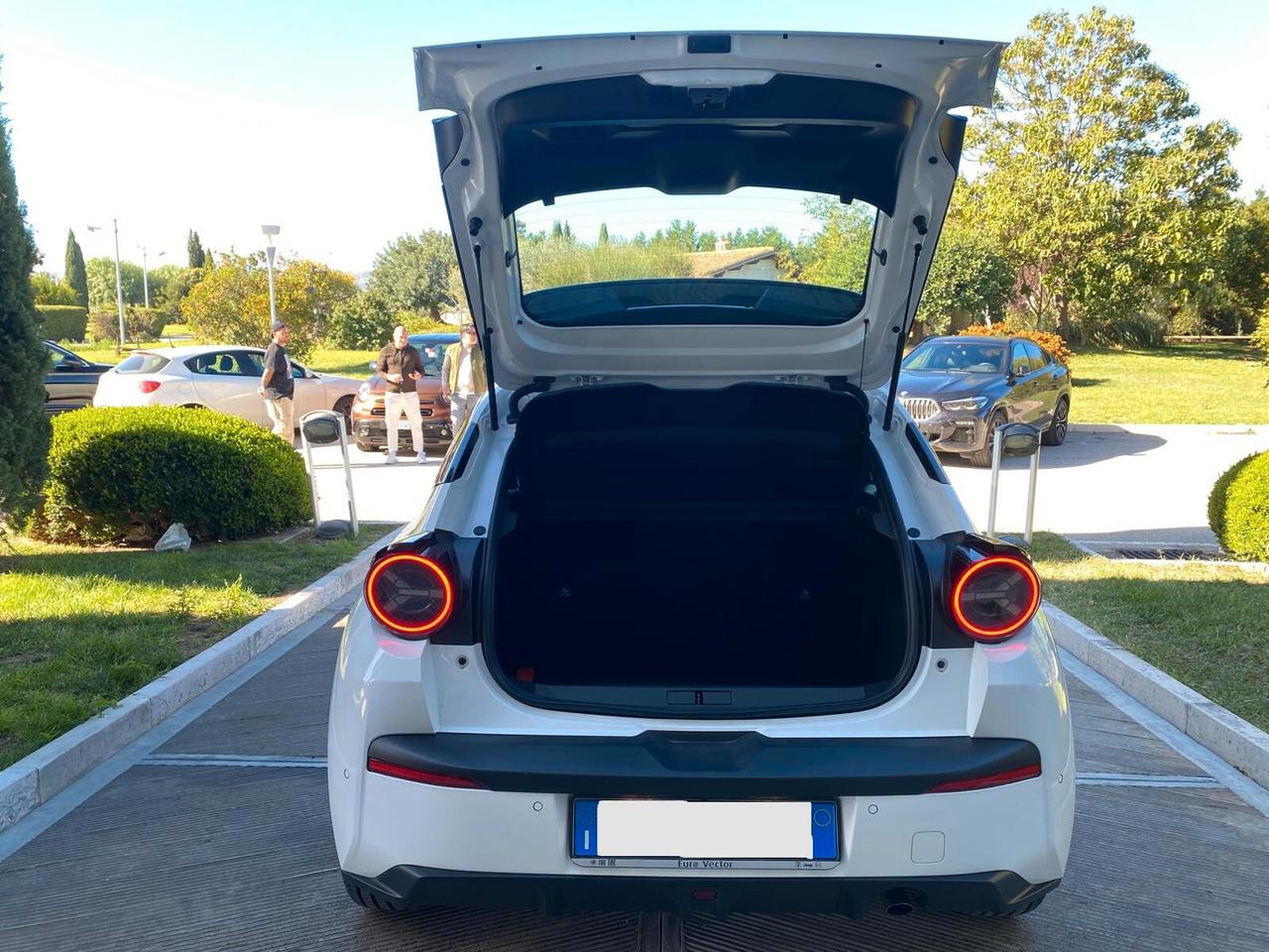 Lancia Ypsilon Hybrid e-DCT