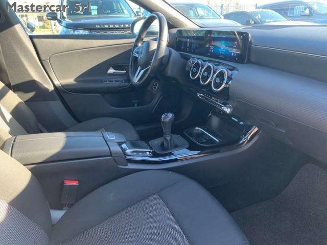 MERCEDES-BENZ CLA 180 CLA Shooting Brake 180 d TETTO d Business GE082CE