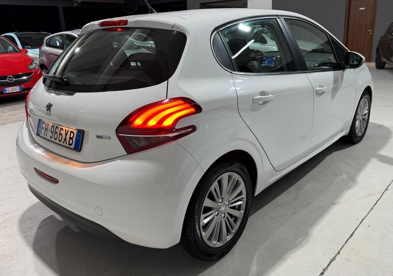 Peugeot 208 Benzina Euro 6 Neopatentati Allure