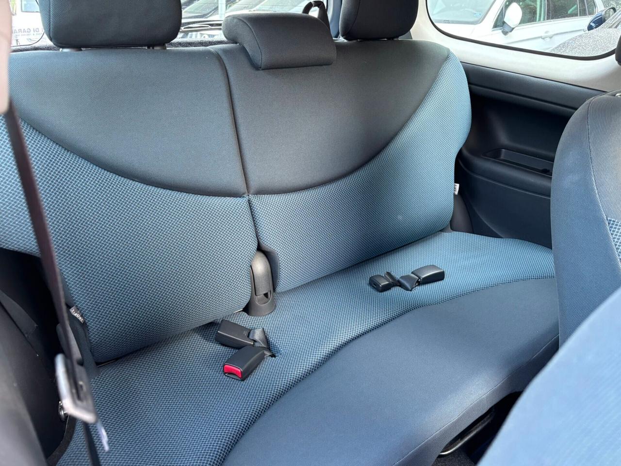 Toyota Yaris 1.0i 16V cat 3 porte Sol OK Neopatentati