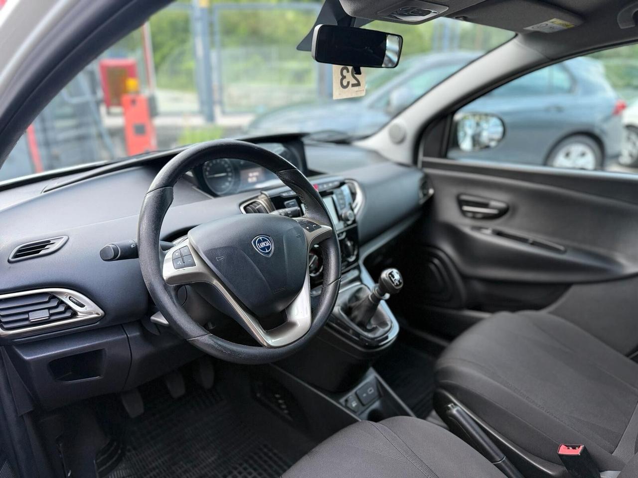 Lancia Ypsilon 1.2 Ecochic 69 CV GPL Gold