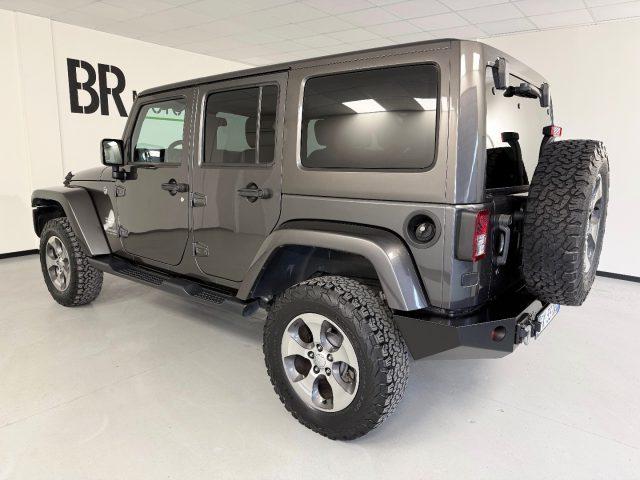 JEEP Wrangler Unlimited 2.8 CRD DPF Sahara Auto E6