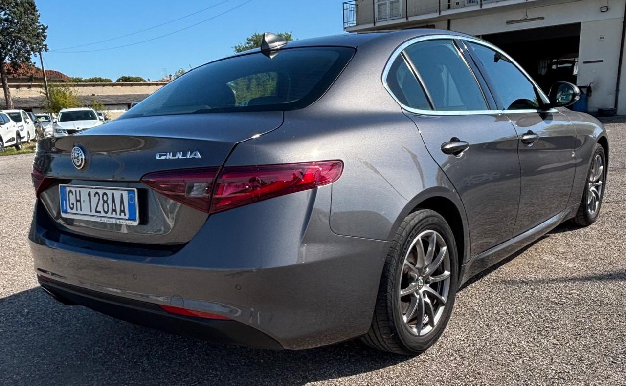 Alfa Romeo Giulia 2.2 Turbodiesel 136 CV AT8 Business
