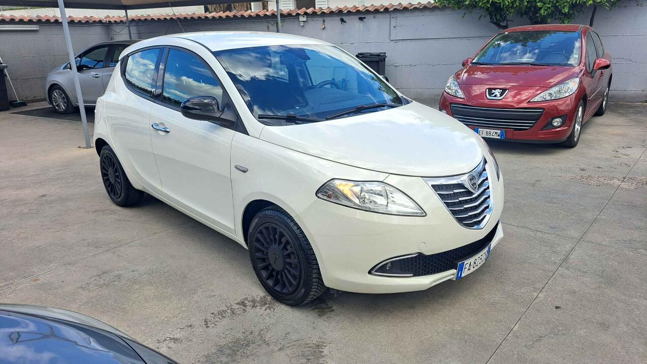 Lancia Ypsilon 1.3 MJT 16V 95 CV S&S Gold