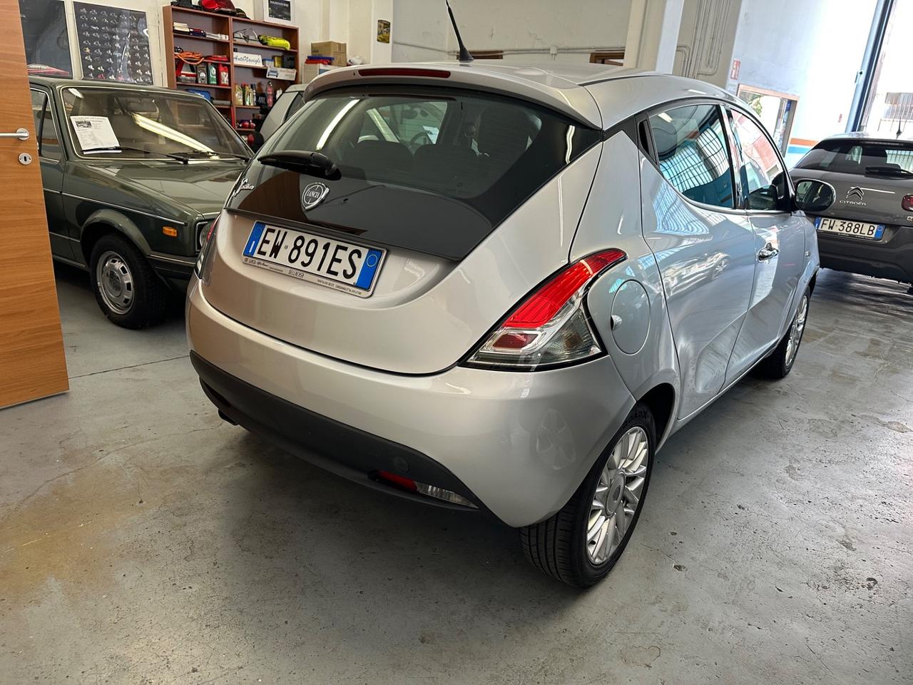 Lancia Ypsilon 1.2 69 CV 5 porte Gold