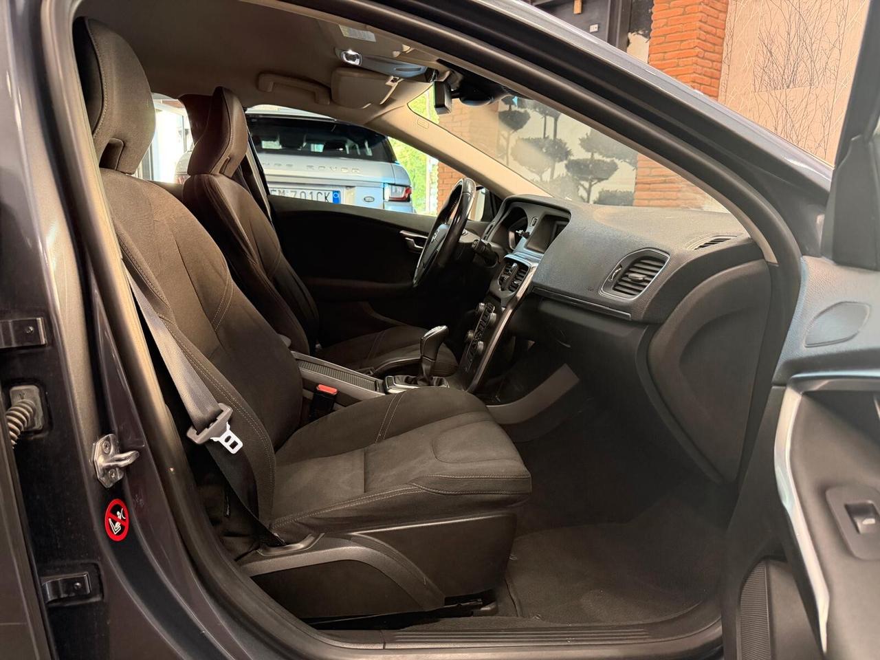 Volvo V40 D2 1.6 Summum