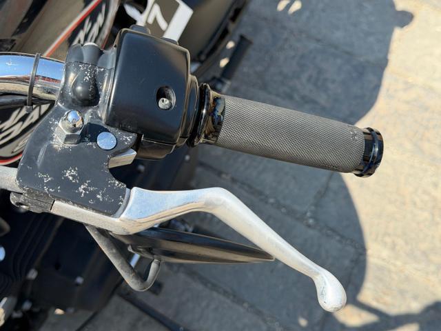HARLEY-DAVIDSON 883 Sportster R XL 883 R