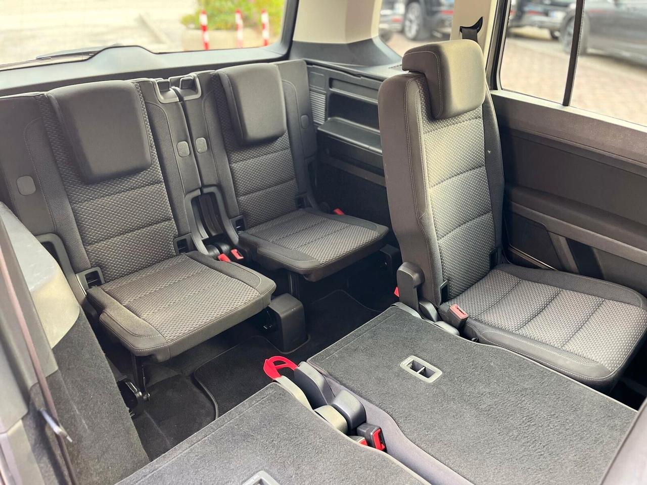 Volkswagen Touran 2.0 TDI DSG Executive - 7 POSTI