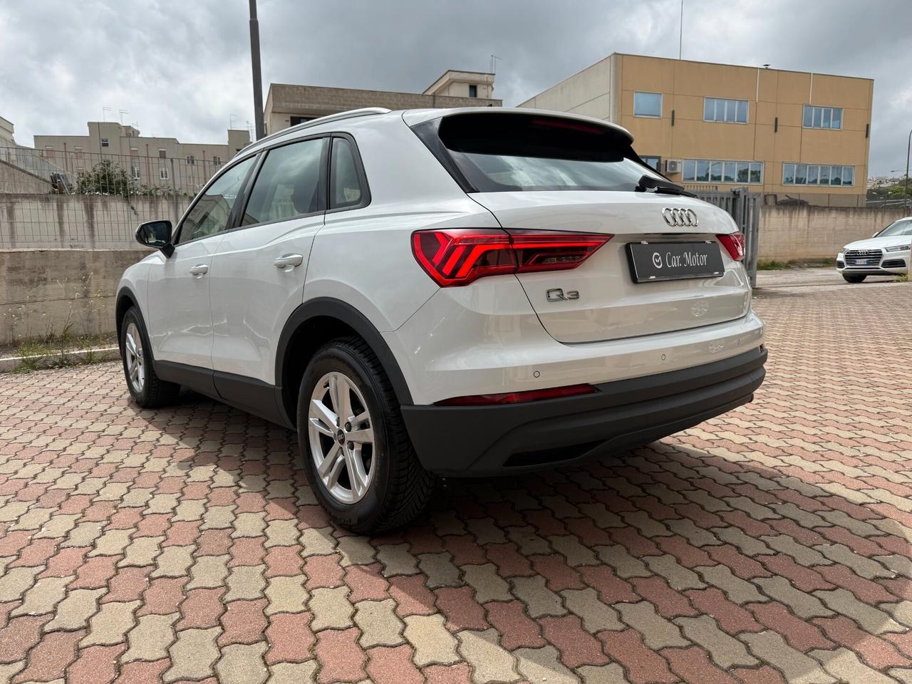 Audi Q3 35 TDI S tronic Business Advanced Matrix