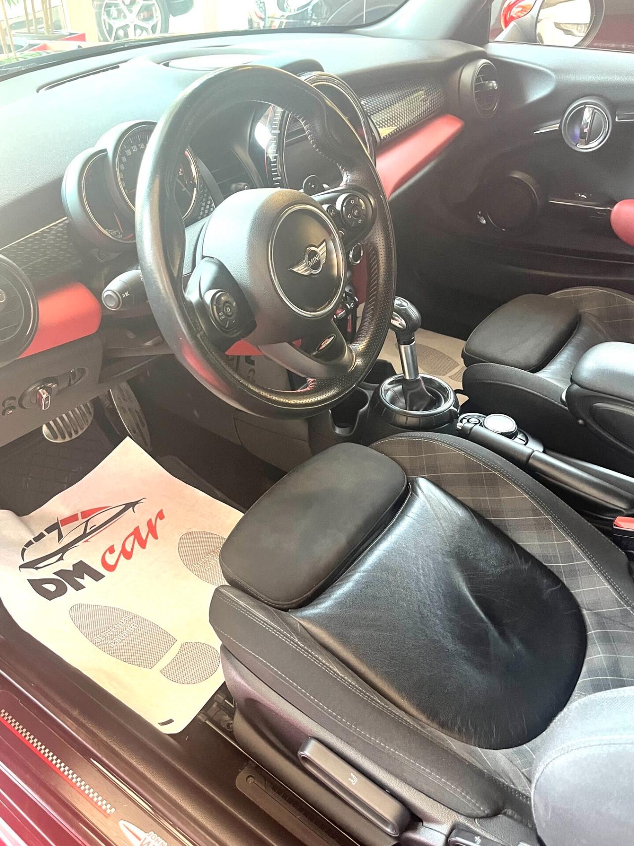 MINI JOHN COOPER WORKS 2.0 231CV Cambio automatico Navigatore Cerchi GARANZIA 12 MESI
