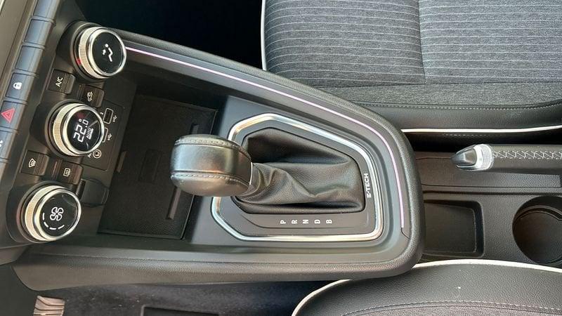 Renault Clio 5 Porte 1.6 E-Tech full hybrid 145cv Techno A 5 Porte 1.6 E-Tech full hybrid 145cv Techno