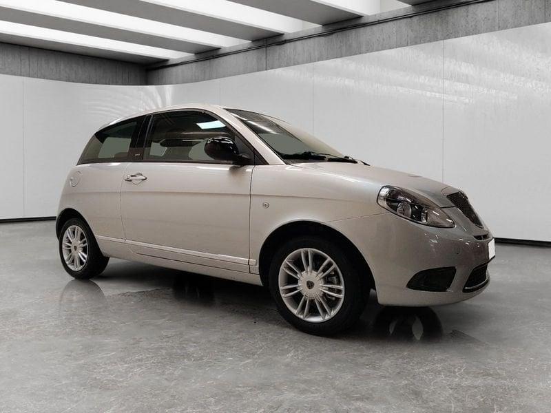 Lancia Ypsilon 1.2 8v Unyca