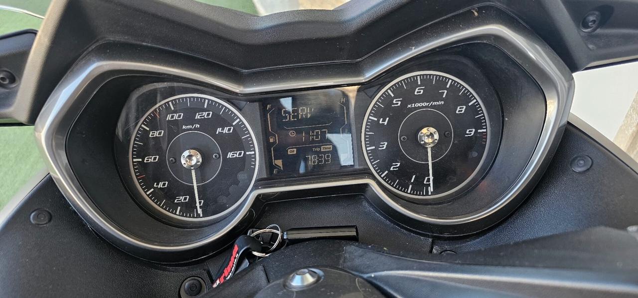 Yamaha X-Max 300 TECH MAX