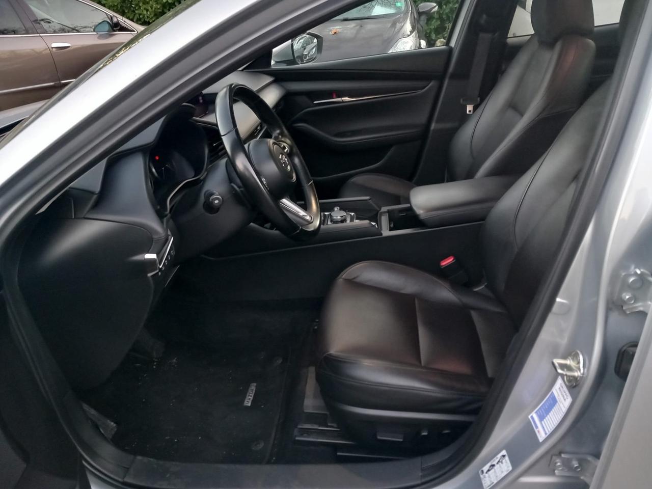 Mazda 3 Mazda3 2.0L e-Skyactiv-X M Hybrid 4p. Exclusive