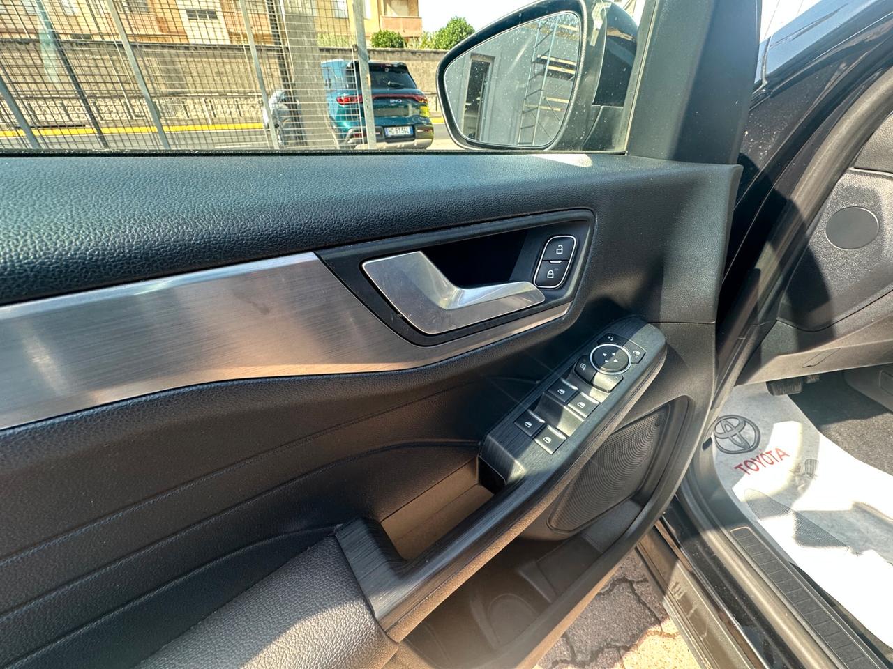 Ford Kuga 2.5 Plug In Hybrid 225 CV CVT 2WD Titanium Business