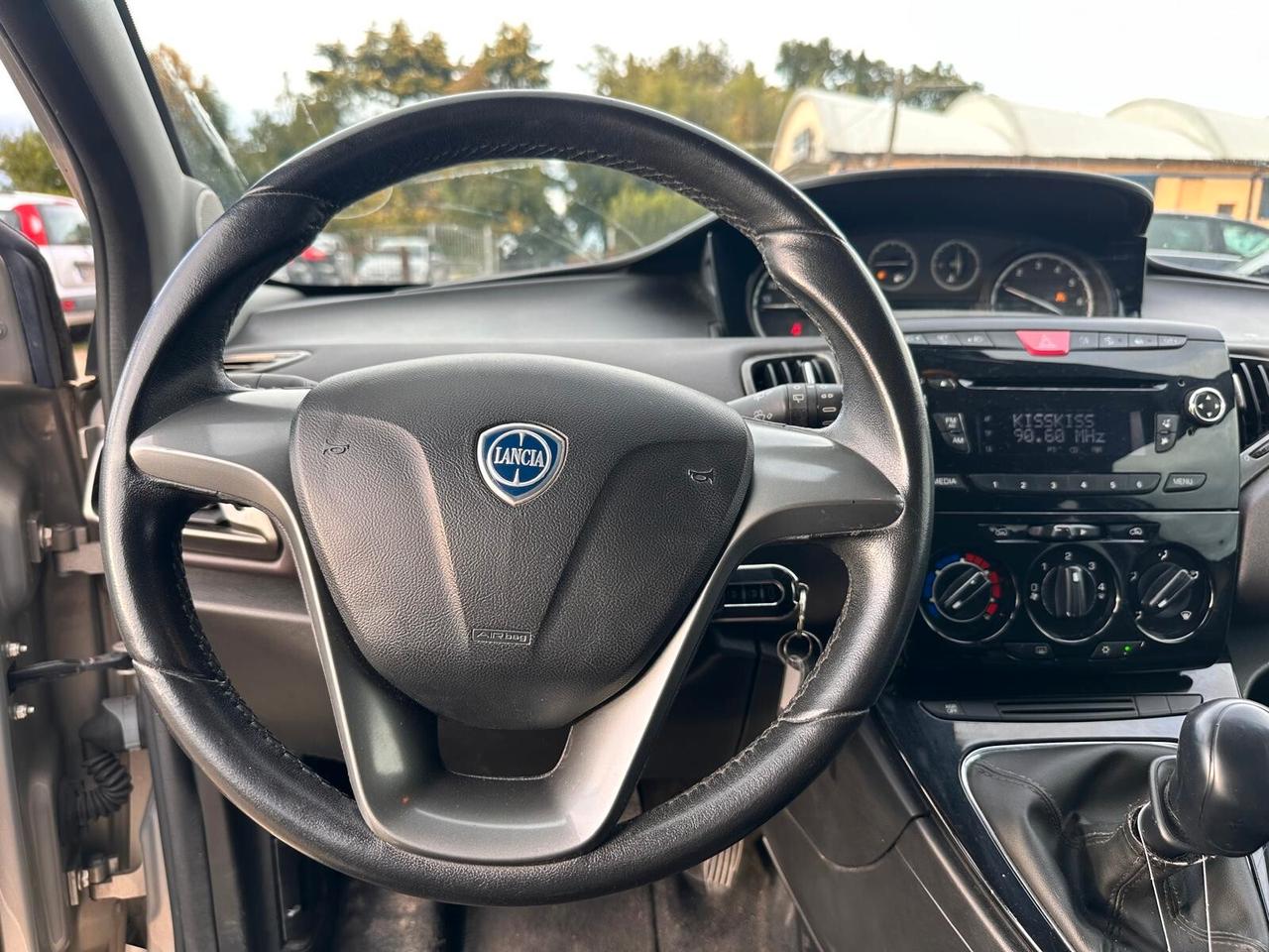 Lancia Ypsilon 1.2 69 CV 5 porte S&S Silver