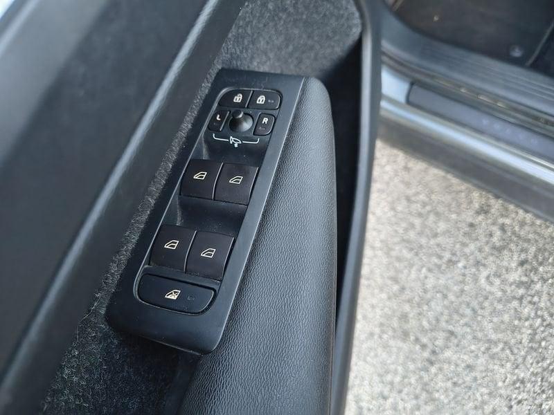 Volvo XC40 D3 2.0 Momentum 150 CV