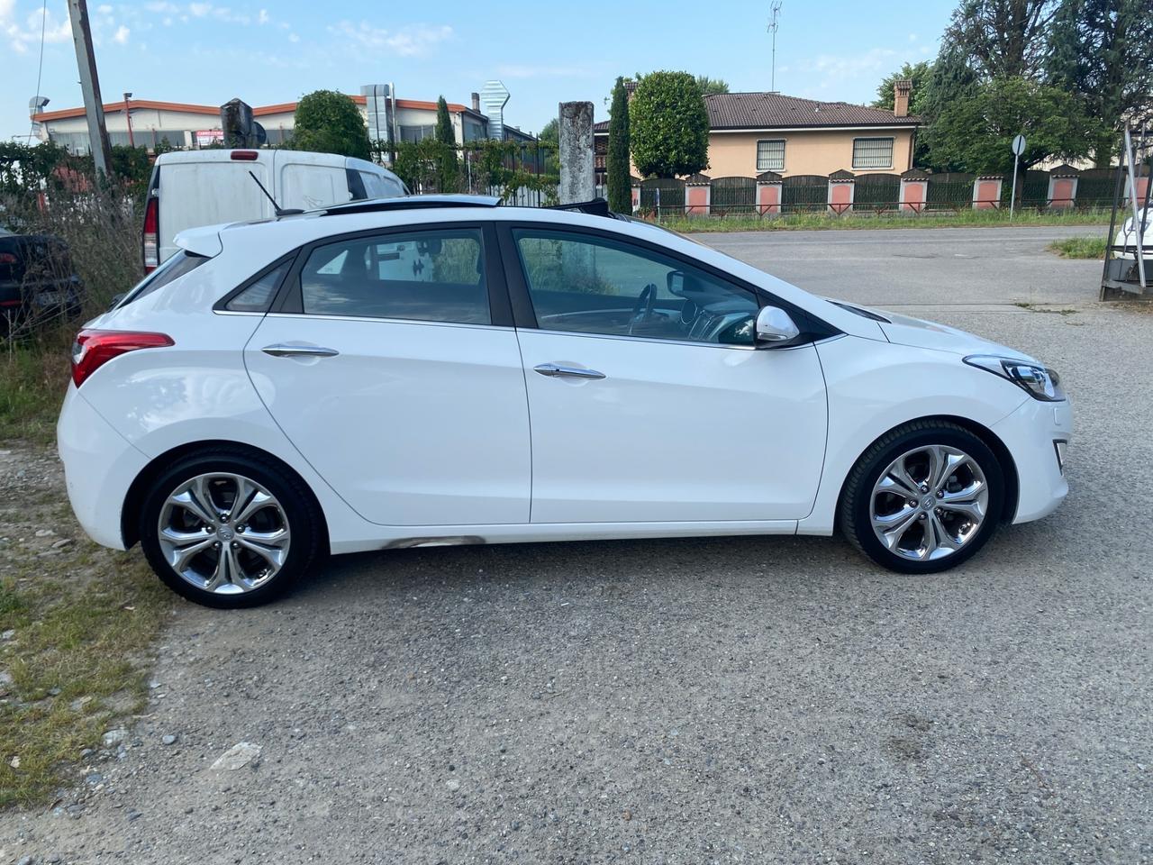 Hyundai i30 1.6 CRDi 128 CV 5p. Style+ A/T