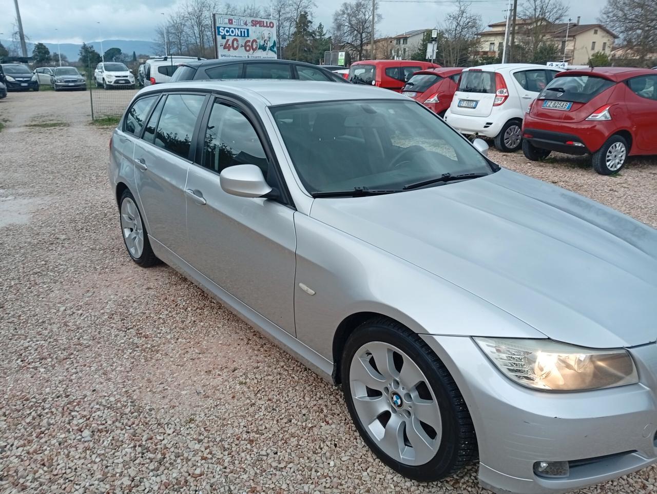 BMW 320 ANNO 2009 DS2.0 KM315MILA