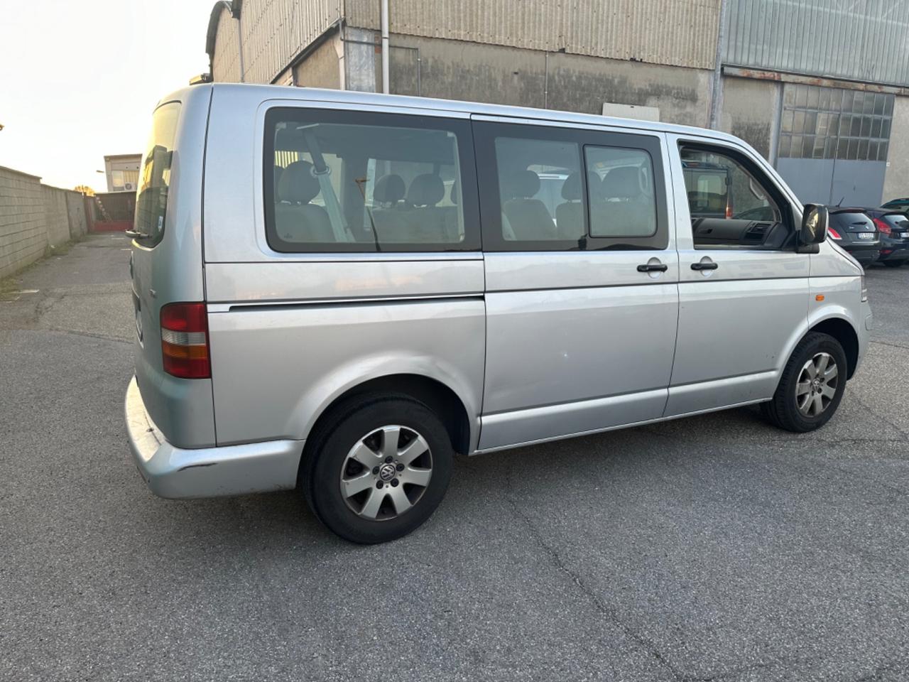 Volkswagen Transporter 9 POSTI