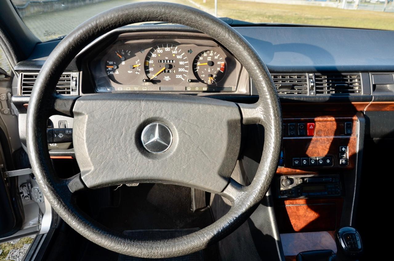 MERCEDES 200 TE 122cv STATION WAGON , ASI , CONVERVATA , CERCHI DA 15″ , APPENA TAGLIANDATA , PERMUTE