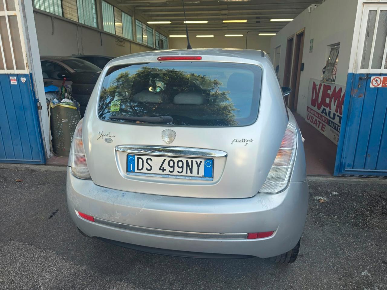 Lancia Ypsilon 1.3 MJT 75 CV Oro rate da 99,00