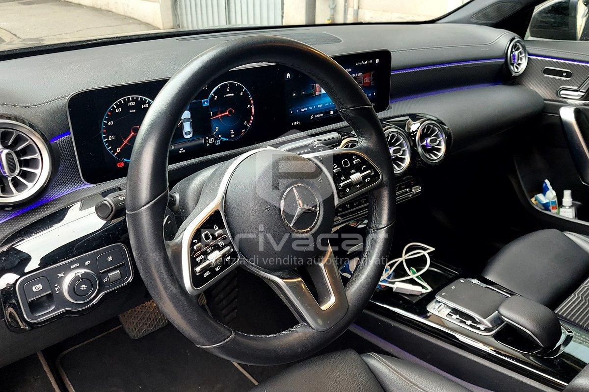 MERCEDES CLA 200 d Automatic Premium