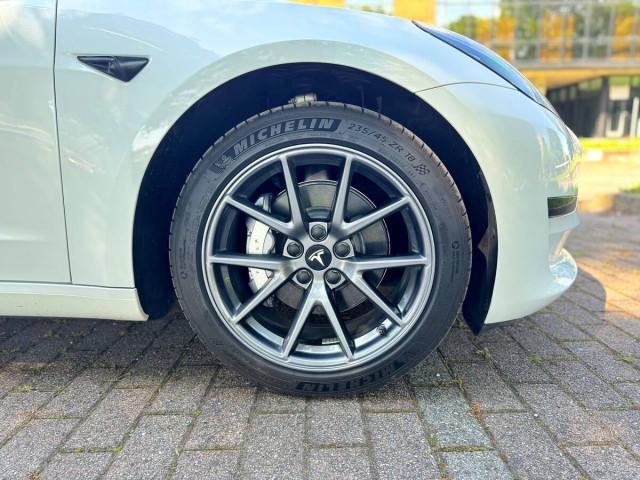 Tesla Model 3 Standard rwd Plus