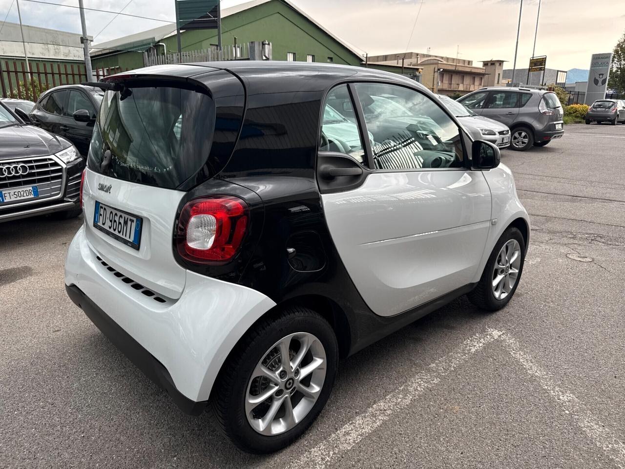 smart forTwo 1.0 71cv NEOPATENTATI
