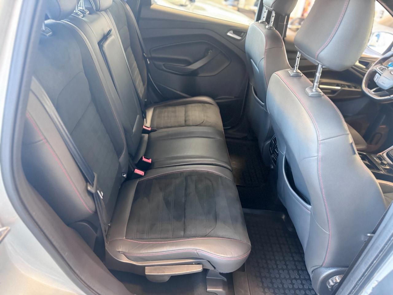 Ford Kuga 2.0 TDCI 150 CV S&S 4WD Powershift ST-Line