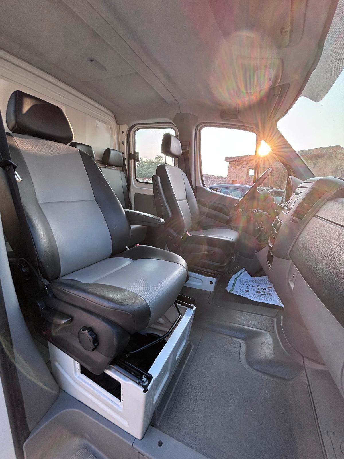 volkswagen crafter 2.0 tdi L2H1 DC 6 POSTI