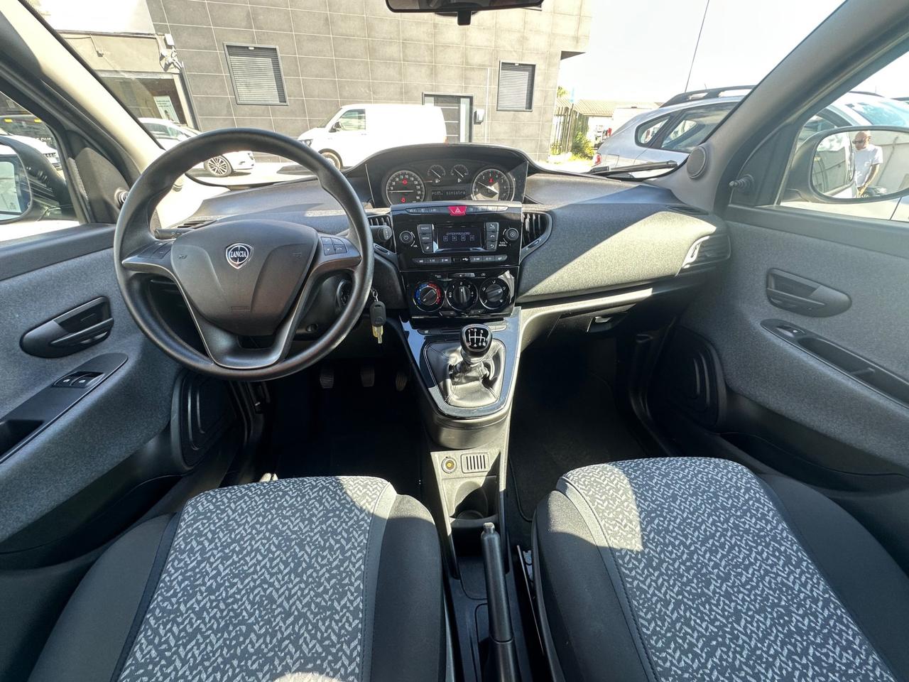 Lancia Ypsilon 1.0 FireFly 5 porte S&S Hybrid Ecochic Silver