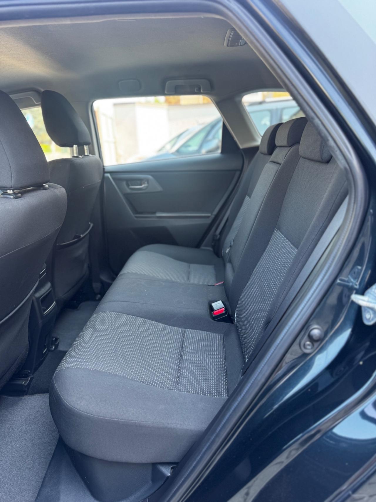 Toyota Auris Touring Sports 1.8 Hybrid Lounge