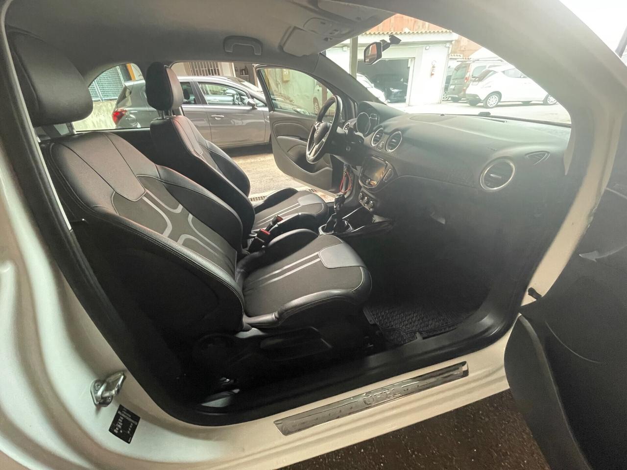 Opel Adam 1.4 87 CV White/Black Link
