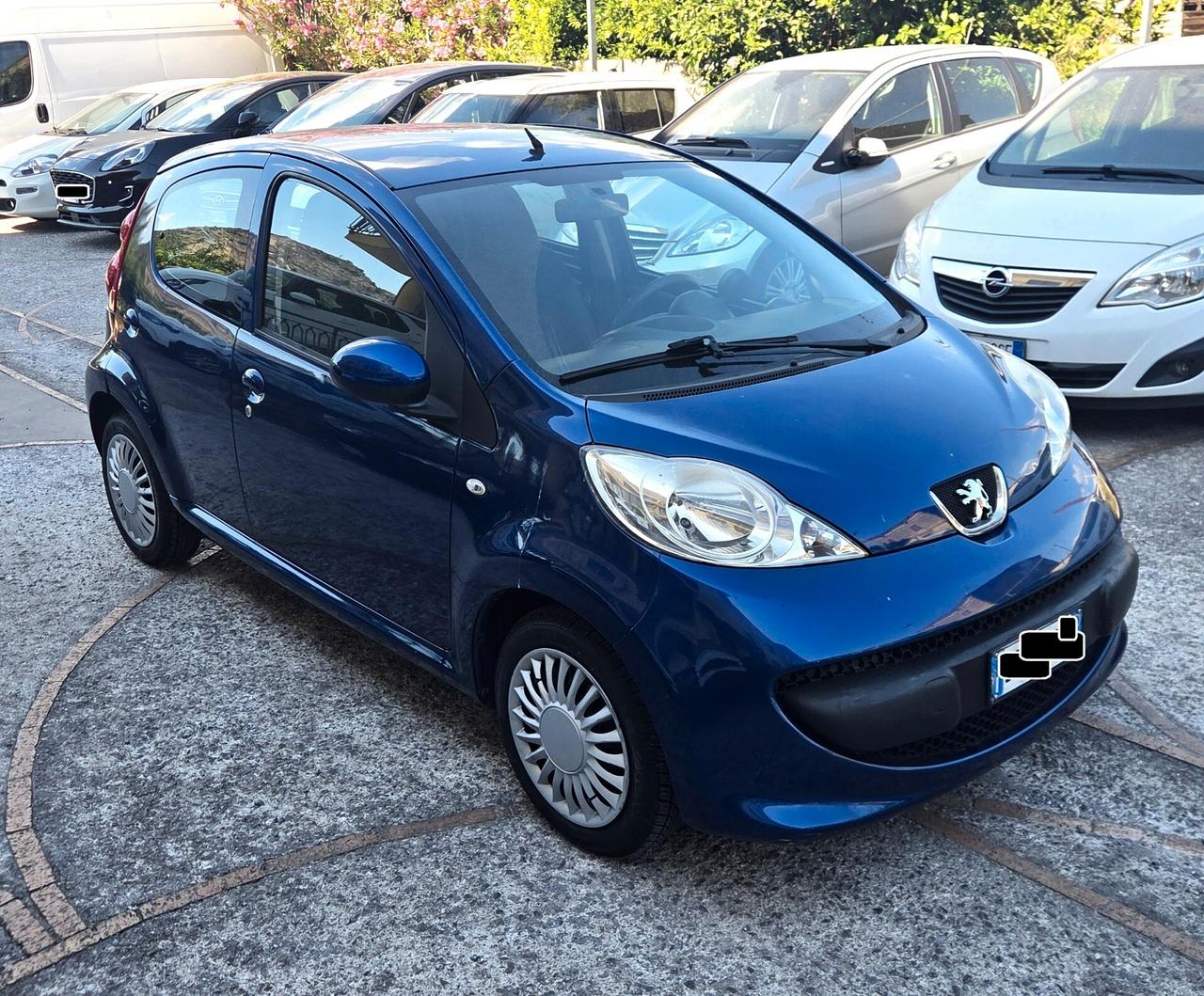 Peugeot 107 1.0 68CV 5p. TAGLIANDATA CLIMA RADIO