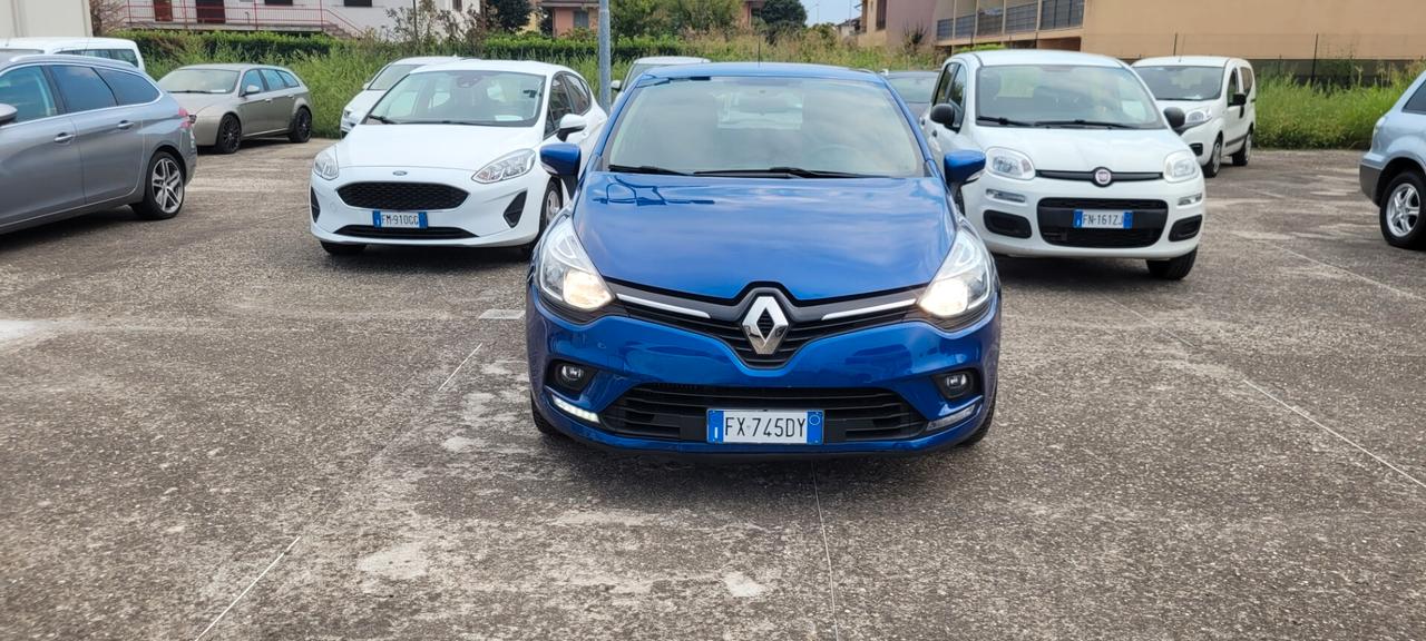 Renault Clio TCe 12V 90 CV 5 porte Moschino Life