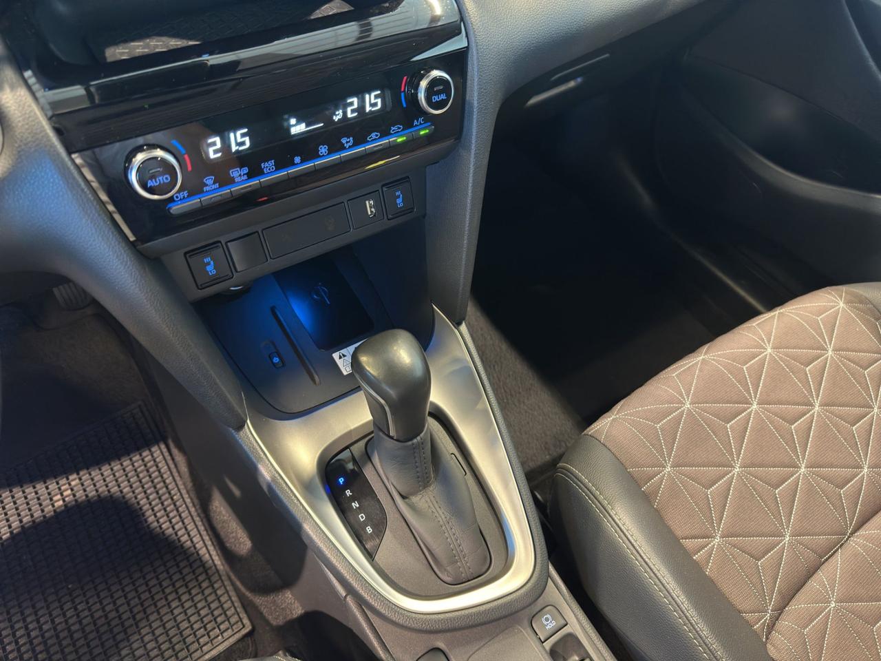 Toyota Yaris Cross 1.5h Lounge fwd 116cv e-cvt