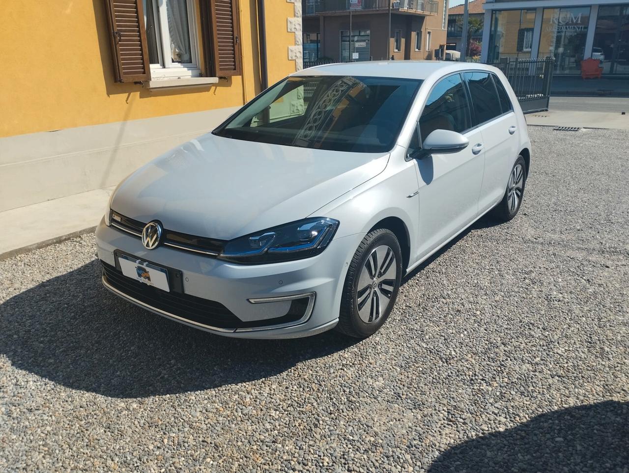 Volkswagen Golf e-Golf 136 CV