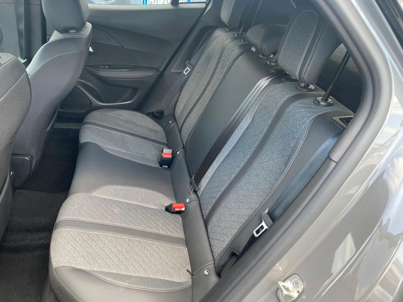Peugeot 2008 New 1.2 PureTech 100cv S&S Modello Allure
