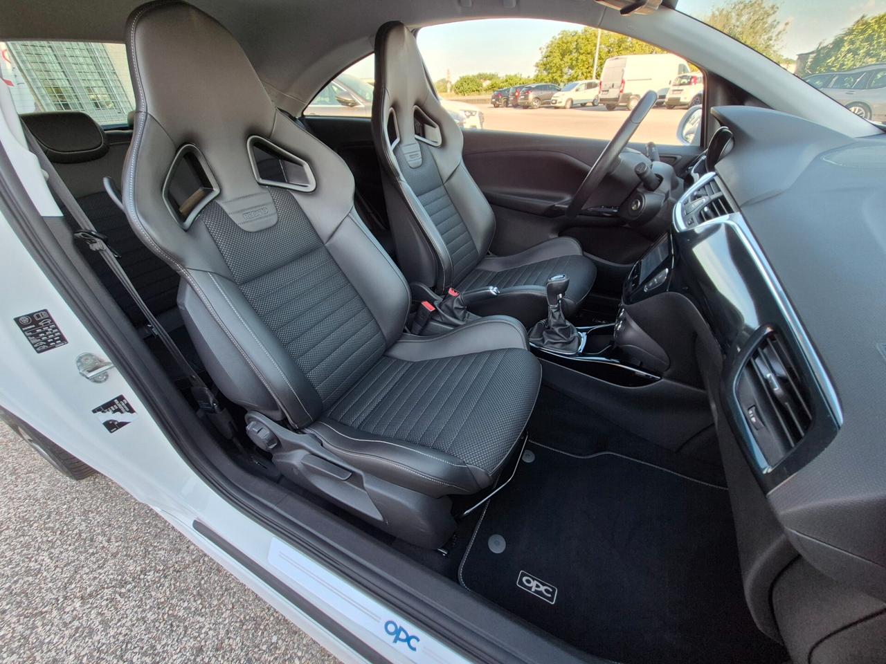Opel Corsa 1.6 Turbo Coupé OPC